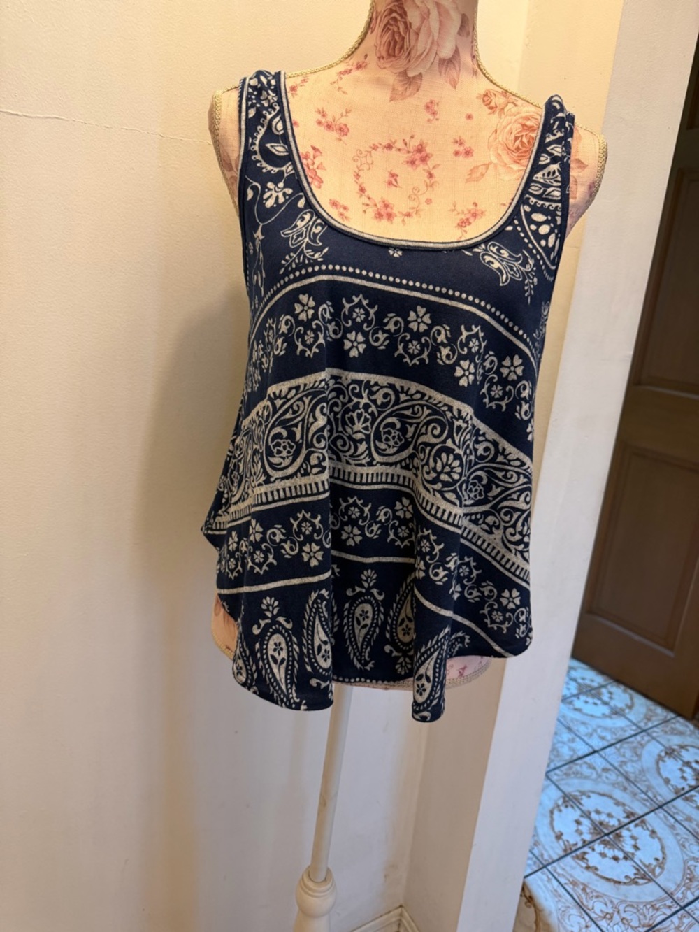 Navy Blue Printed Sleeveless Scoop Neck Tank Top